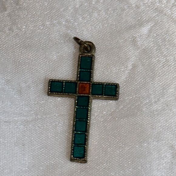 Vintage Green Enamel painted Gold Tone Cross Pendant - Picture 3 of 4